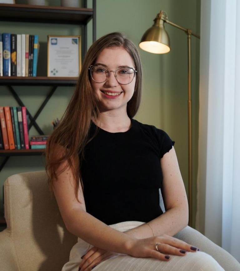 Psicóloga Luma Engelbrecht em seu consultório